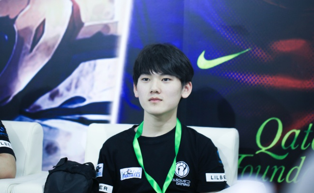 传闻：Riot Games考虑允许教练在比赛期间与玩家沟通