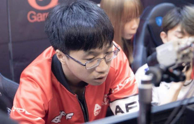 Astralis , Liquid, 和 paiN 在 FISSURE Playground 2 中获得最后的季后赛名额